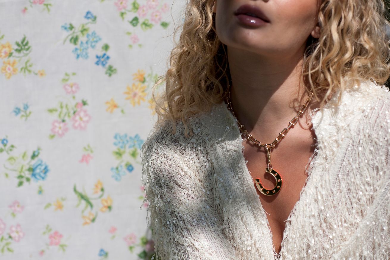 'Carrie' Horseshoe Necklace